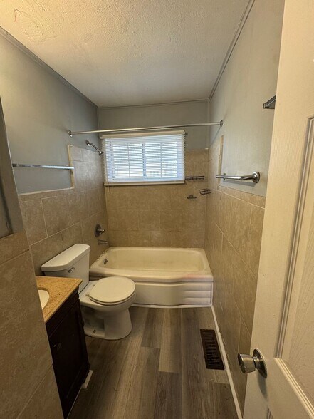 Building Photo - Charming 3BR/1BA Ranch in Martindale-Brightwood Neighborhood