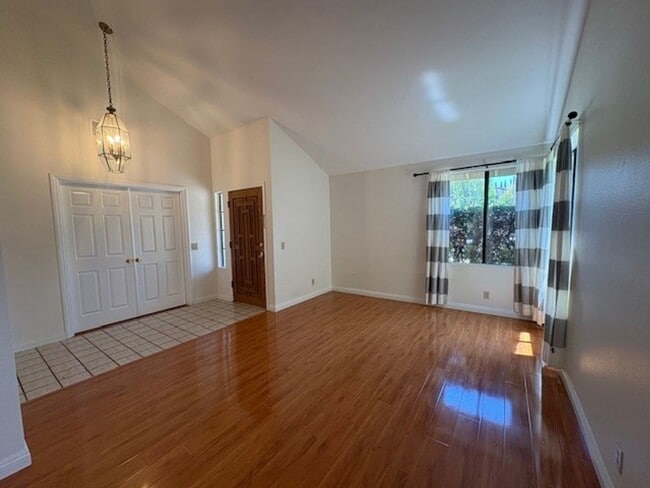 Building Photo - Welcome to your dream home in beautiful Th...