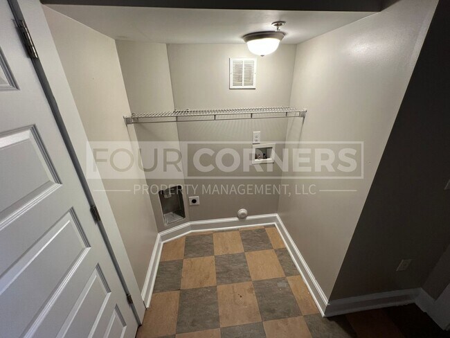 Building Photo - Charming 2 Bedroom 2 Bath in Historic Building