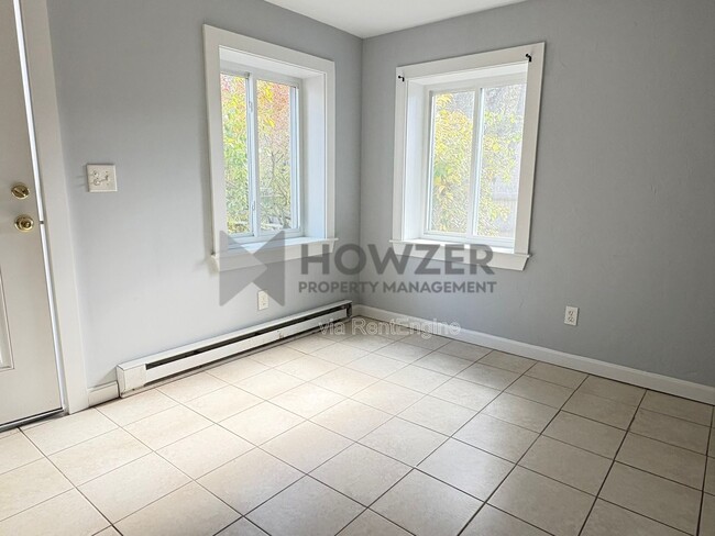 Building Photo - 10 Pine Grove Ave