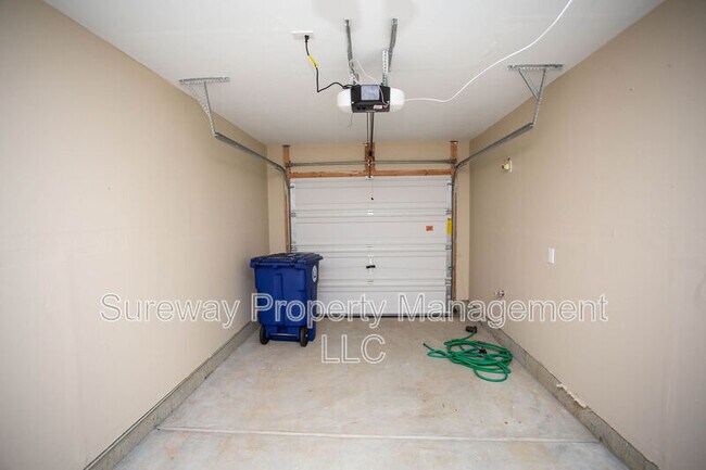 Building Photo - 239 Macoun Way