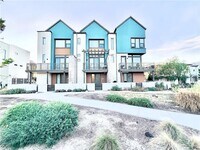 Building Photo - 110 Keeper