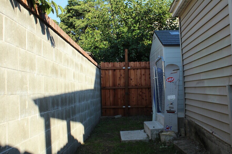 Within back yard looking east - 441 Crosby St NW