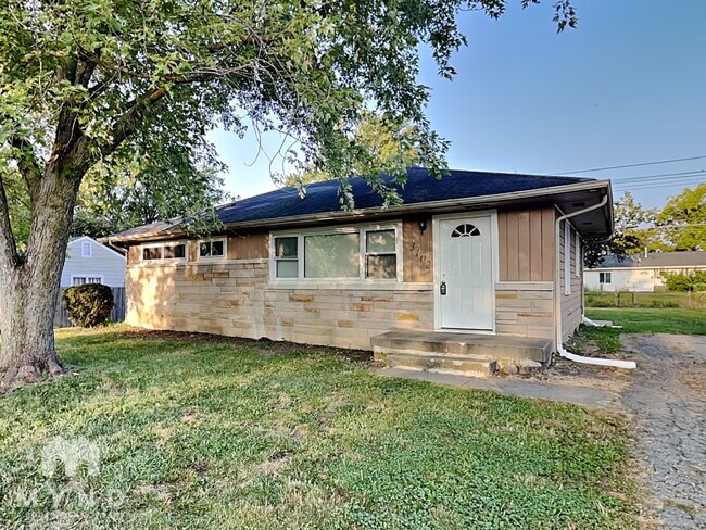 Building Photo - 3102 Elmhurst Dr