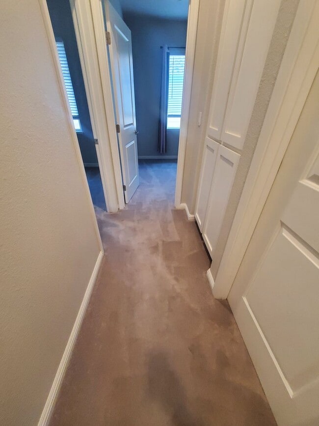 Building Photo - Modern Concord Townhouse 3/2.5 near BART &...