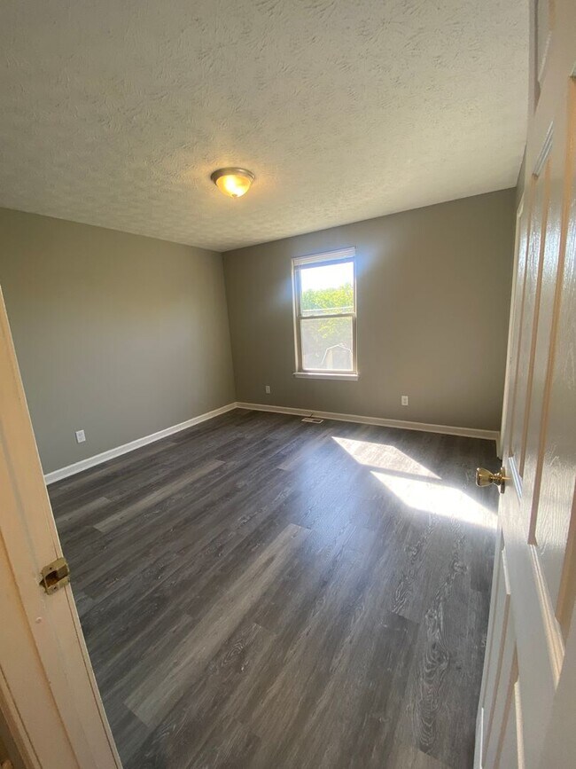 Building Photo - South Lafayette Modern and Spacious 4 Bed/...