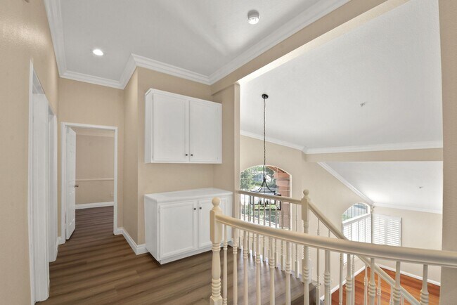 Building Photo - Stunning 4BR/3BA in Central Park Featuring Main-Level Bedroom & Bath!