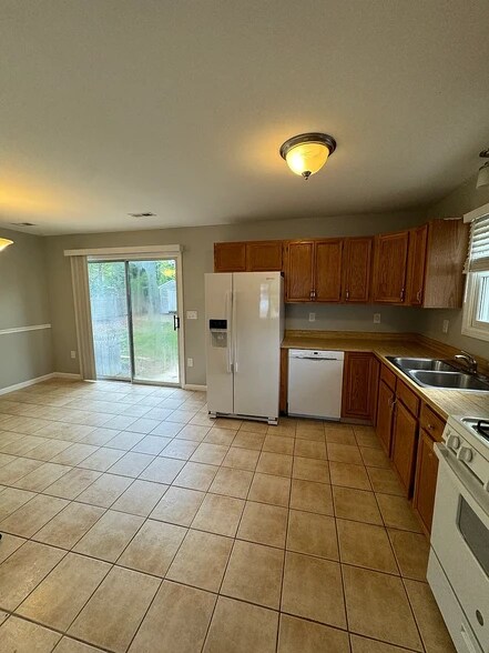 Building Photo - 1217 Galley Ave