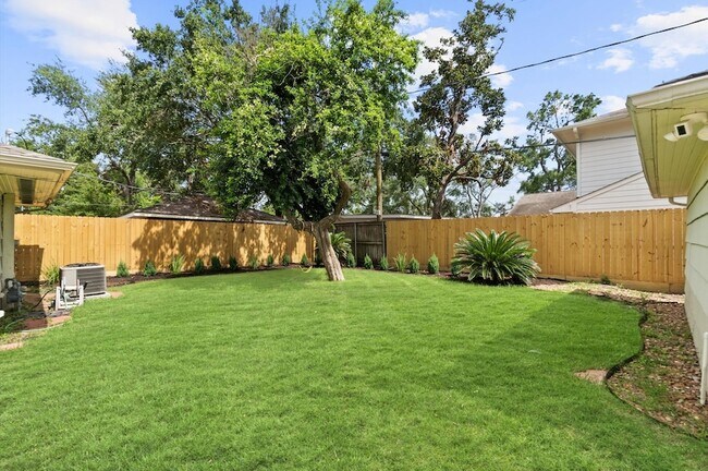 Building Photo - 6249 Overbrook Ln