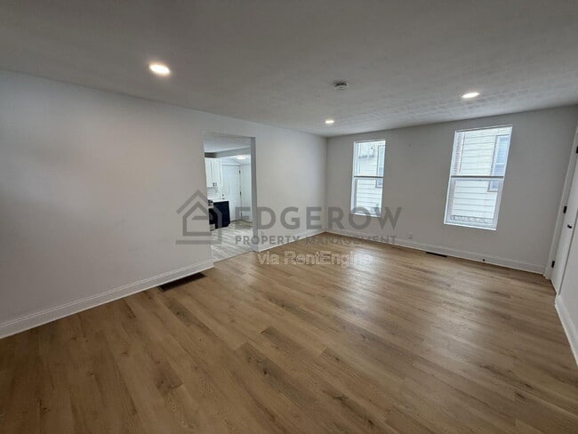 Building Photo - 1004 Garfield Ave NW