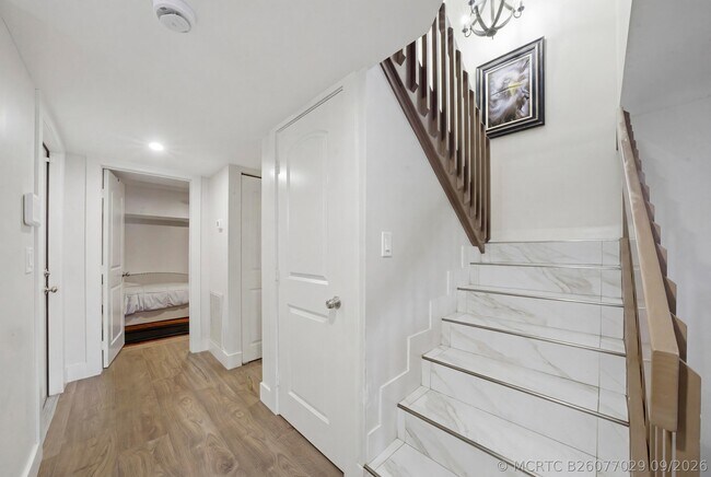 Building Photo - 11014 SW 15th Manor