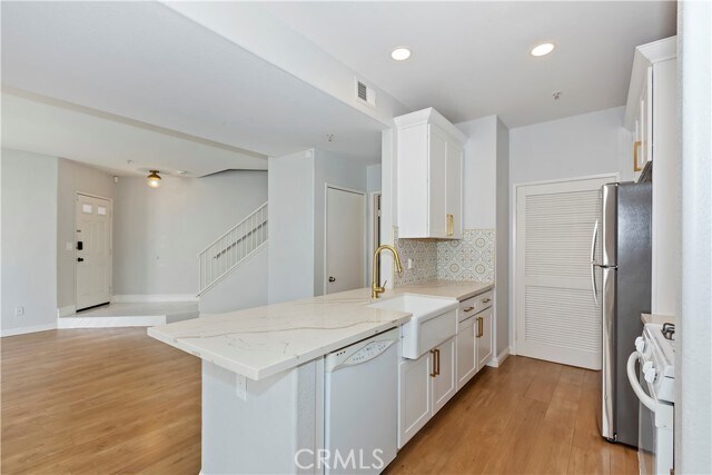 Building Photo - 13133 Le Parc Blvd