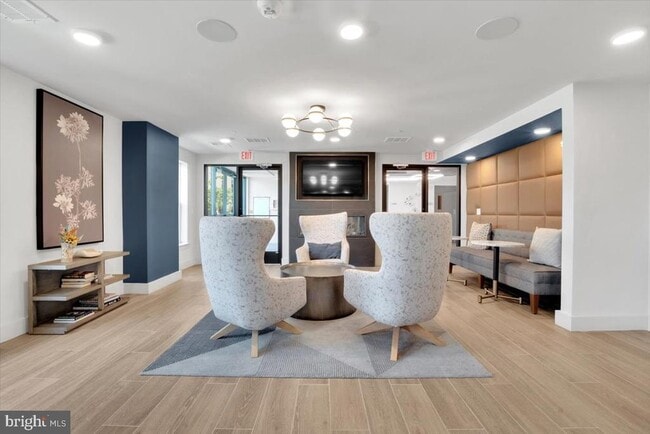 Building Photo - 3927 Fair Ridge Dr