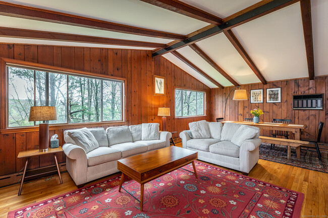 Building Photo - 19 Cedar Hill Rd