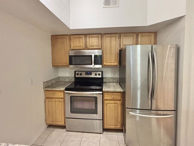 Building Photo - 8300 Elm Park Dr