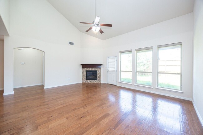 Building Photo - Elegant 5-Bedroom Home in Frisco ISD with ...