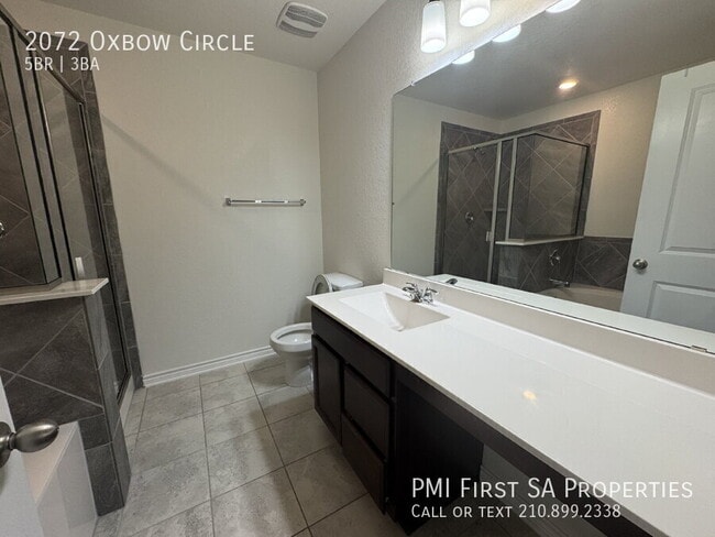 Building Photo - 2072 Oxbow Cir