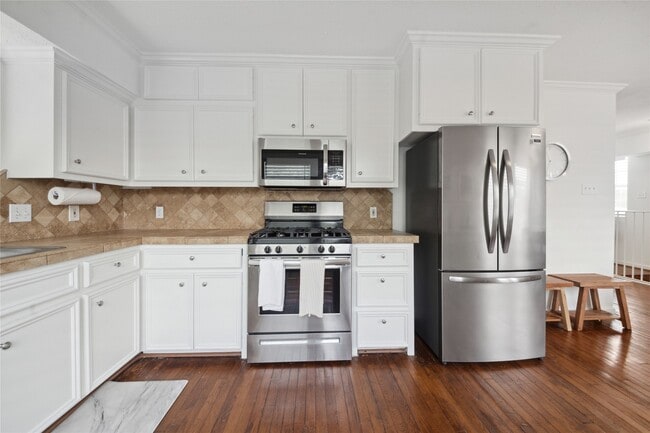 Building Photo - 1105 Tulane St