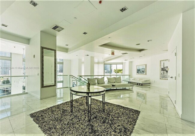 Building Photo - 350 S Miami Ave