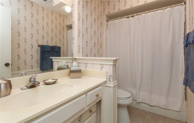 Building Photo - 2121 Stone Creek Dr