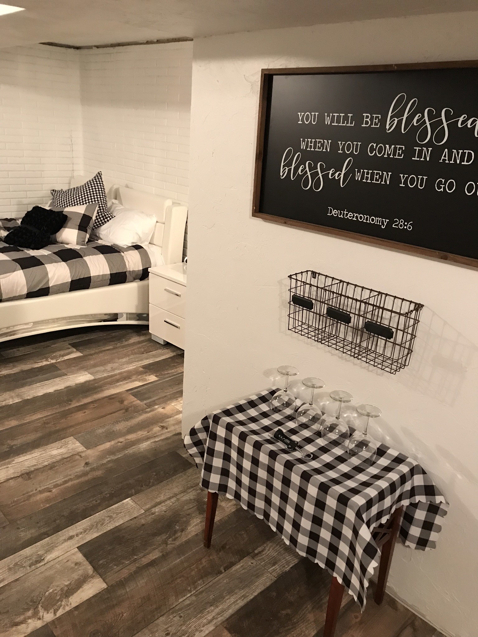 Building Photo - 325 Westbrook Dr