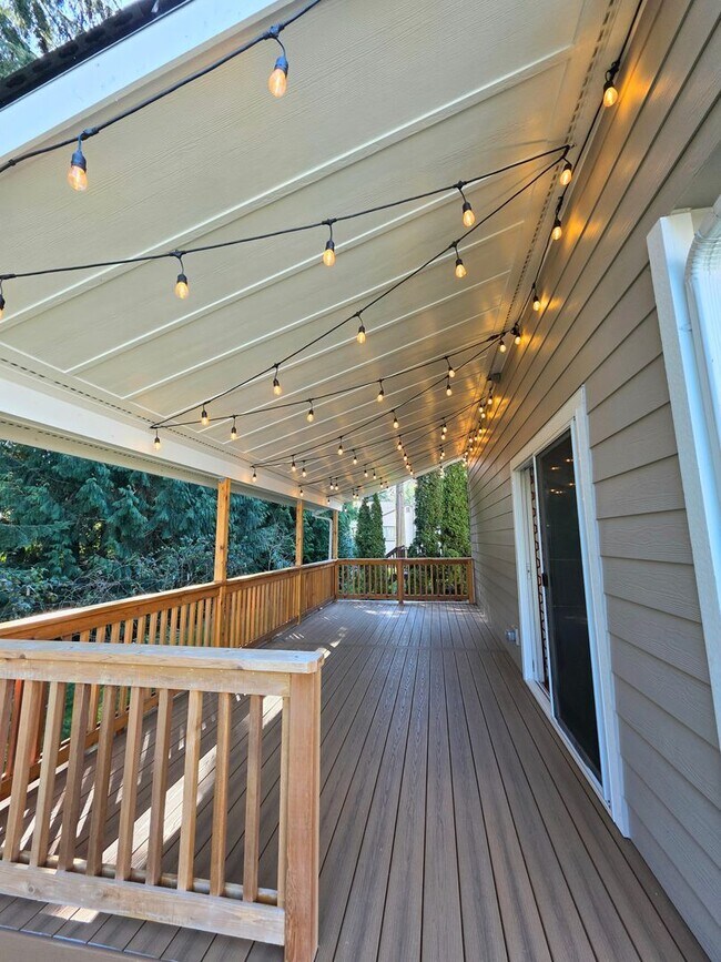 Building Photo - Auburn west hill 4 bedroom and 3 bathroom well maintained home.  Available NOW!