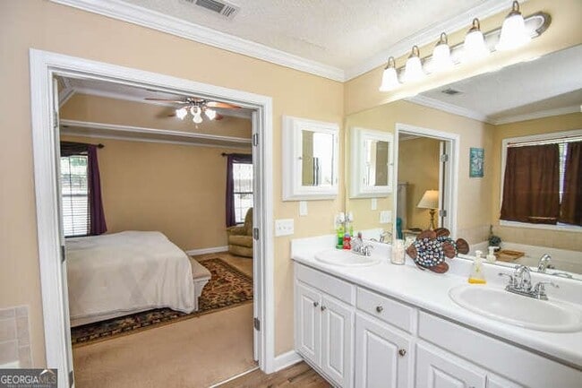 Building Photo - 886 Jefferson Walk Cir