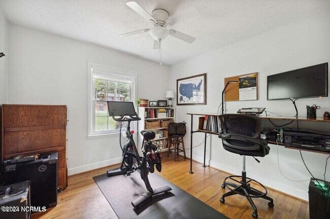 Building Photo - 670 N Saylor St