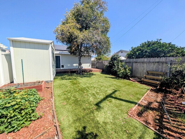 Building Photo - 4778 W Mountain View Dr