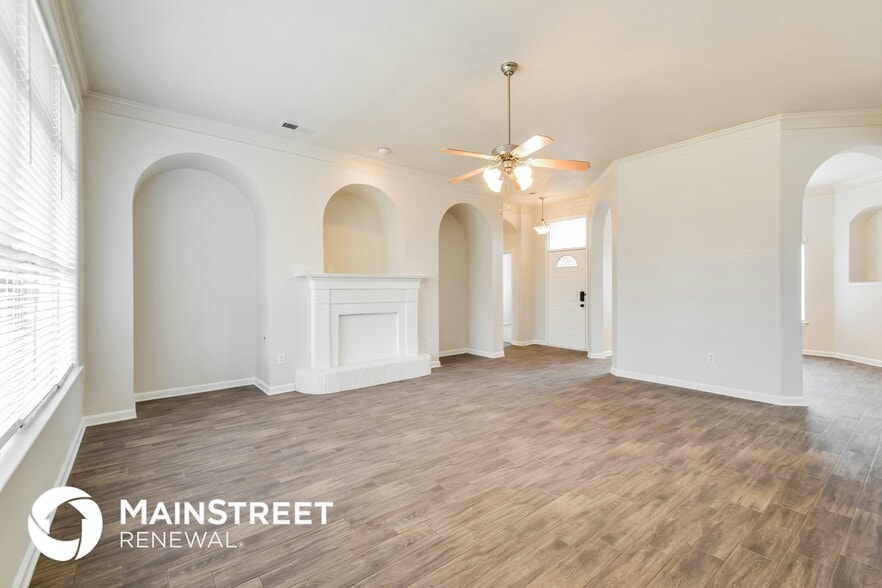 Building Photo - 4181 Amherst Dr