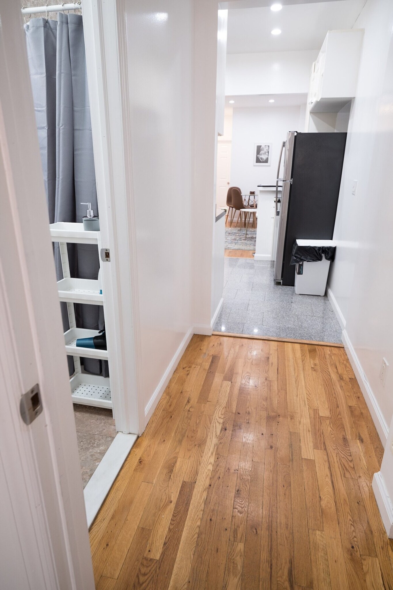 Building Photo - 301 E 104th St