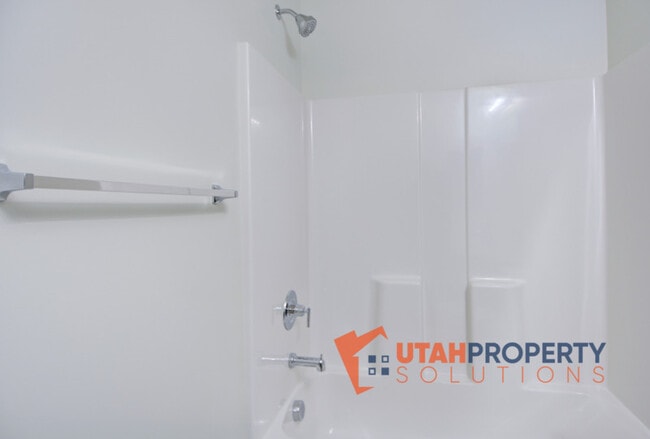 Building Photo - 408 S 980 W