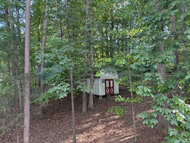 Building Photo - Cozy 4-Bed / 2-Bath Home with Main-Level Bedrooms, Large Backyard & Corner Lot , Near Shelley Lake