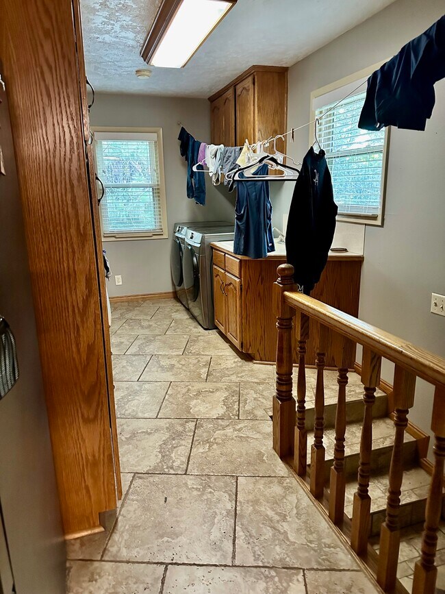 Laundry - 4239 E 400 N