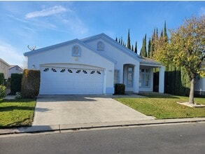 Building Photo - 723 Deerfield Way