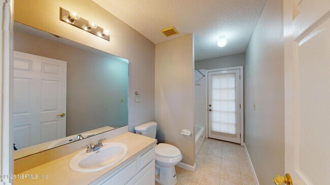 Building Photo - 11861 Lake Fern Dr