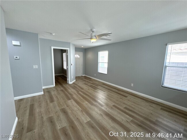 Building Photo - 10006 Mardagen St