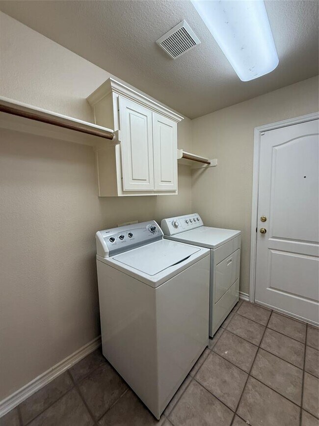 Building Photo - 1424 Redden Cove