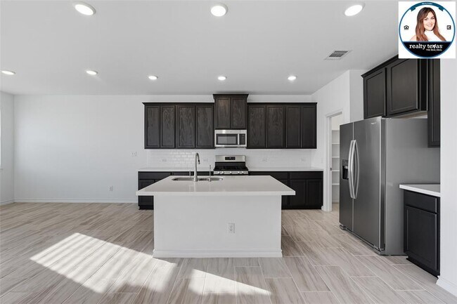 Building Photo - 215 Thurman Holt Rd