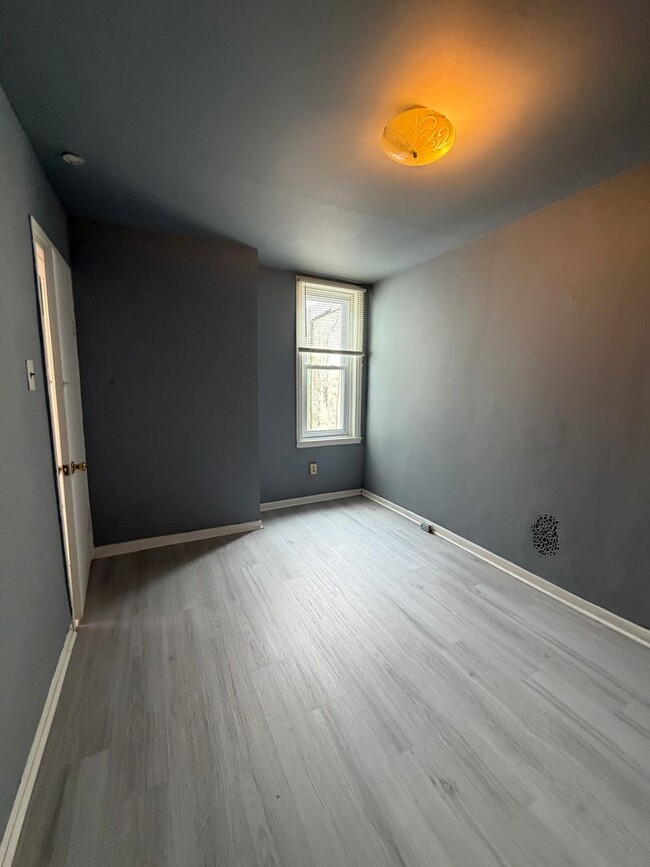 Building Photo - 1313 N 51st St