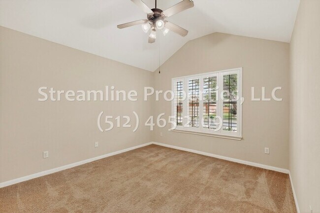 Building Photo - Spacious 4 Bedroom, 2 Bath - Open Layout!