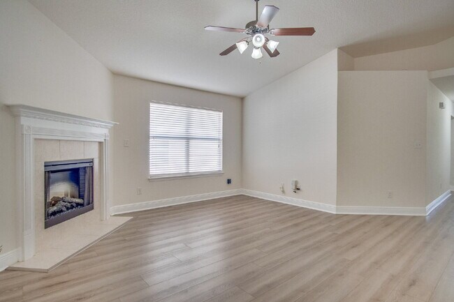 Building Photo - 3-Bedroom Home with Open Floor Plan, and Oversized Primary Suite - Available 1/30