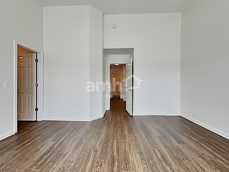 Building Photo - 310 Deep River Rd