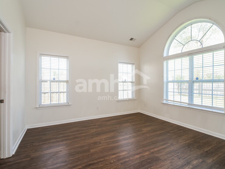 Building Photo - 1408 Parkland Way