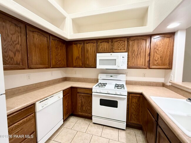Building Photo - 1460 Loren Dr