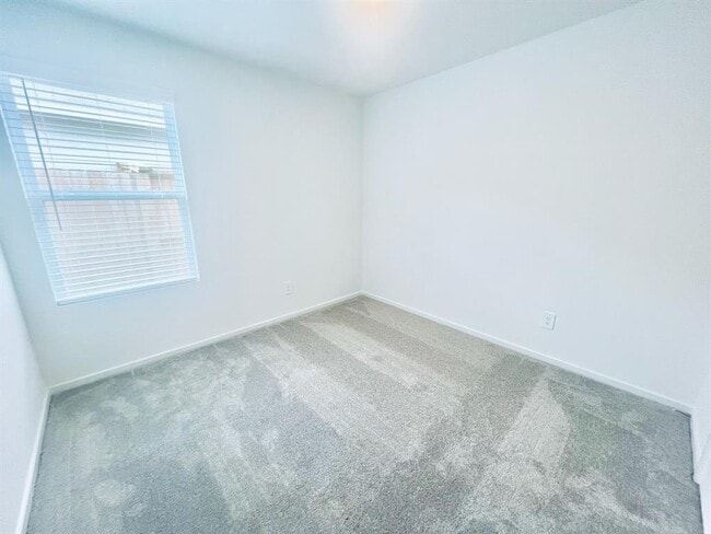 Building Photo - 3035 Mallorca Dr