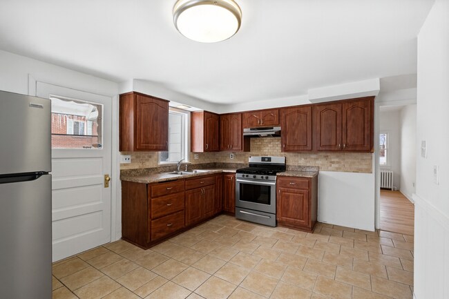 Building Photo - SCORE 50% OFF 1ST MONTH'S RENT IF SIGNED BY DEC 24! Stunning 3 bedroom home in East Pittsburgh av...