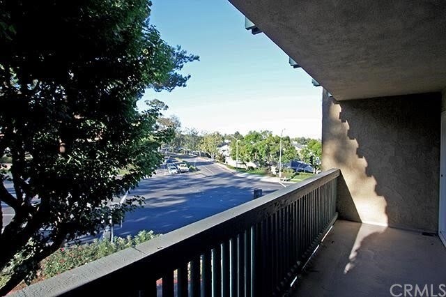 Building Photo - 576 N Bellflower Blvd