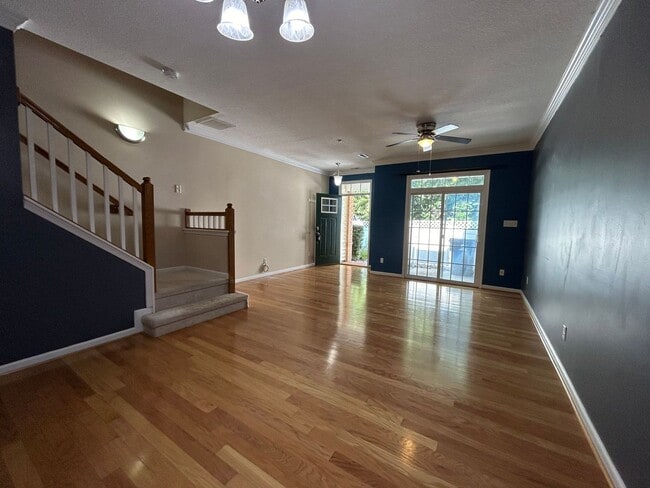 Building Photo - Waterfront Living at Its Finest in Norfolk, VA