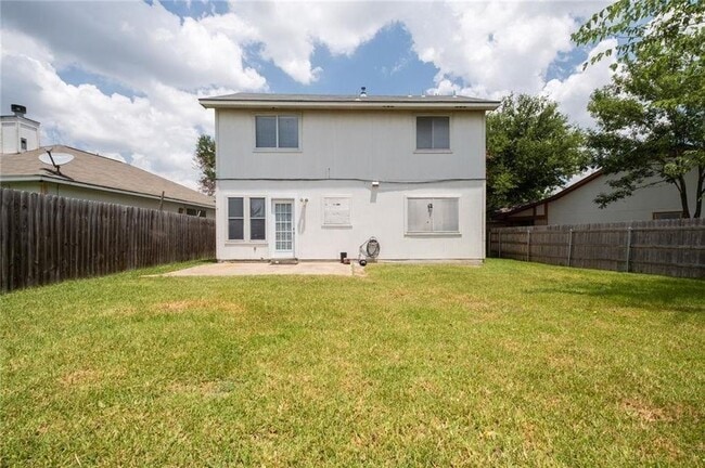 Building Photo - 1709 Royal Ascot Dr